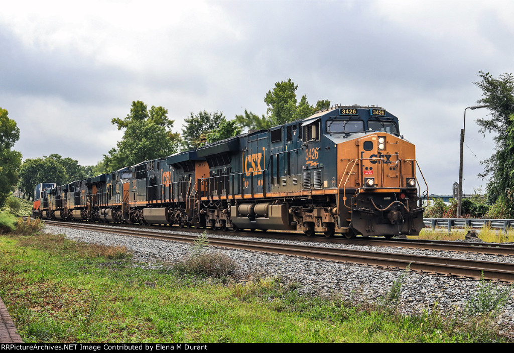 CSX 3426 on I-157